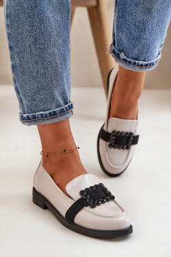 Lakované Dámské Mokasíny S Dekorací Světle Šedé Vinceza 58389 37