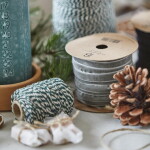 Ib Laursen Sametová stuha na špulce Grey – 10 m, šedá barva, textil