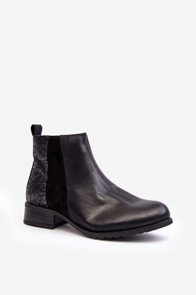 Dámské sbalené boty na plochém podpatku s cvočky černé Messio 38