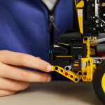 LEGO LEGO® Technic 42209 Kolový nakladač Volvo L120 Electric