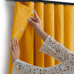 Sametový závěs FILUMI hořčicový 140 x 250 cm sada 2 ks