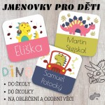 42x Jmenovky DINOSAUŘI MINI štítky na oblečení a věci pro děti 22x22 mm, voděodolné, různé