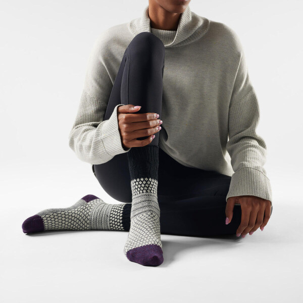 Dámské merino ponožky SMARTWOOL Women's Everyday Cozy Popcorn Cable Crew, Black velikost: 38-41 (M)