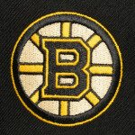 Mitchell & Ness Pánská kšiltovka Boston Bruins NHL Cream Script Snapback