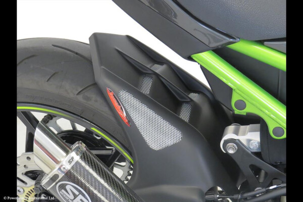 Kawasaki Z900 17-26, Z900 SE 21-26, Z900Rs 18-25, Z900Rs SE 22-25, Z900Rs Cafe 18-20 Zadní blatník - Černá-stříbrná mřížka
