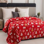 DumDekorace Vánoční přehoz, červený, s motivem vánočního pečiva Šířka: 220 cm | Délka: 240 cm