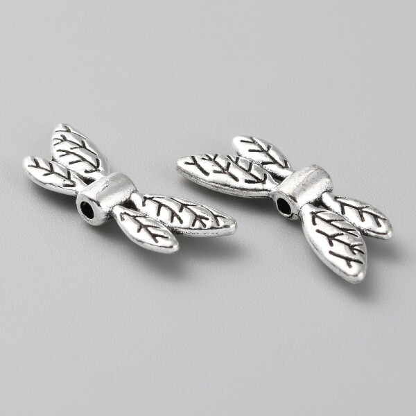 Kovový korálek - motýlí křídla - starostříbrná - 8x 22 x 3,5 mm - 1 ks