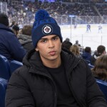 Starter Pánská zimní čepice Winnipeg Jets NHL Blizzard Pom Beanie