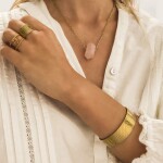 Pevný bangles náramek Regina Gold - chirurgická ocel, hadí vzor, Zlatá