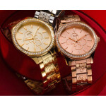GUESS hodinky Rose Gold-Tone Quattro G Analog Watch Růžovozlatá