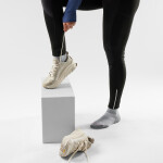 Dámské merino běžecké ponožky SMARTWOOL Women's Run Targeted Cushion Ankle Socks, Lightgreywhite velikost: 34-37 (S)