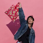 Skládací nákupní taška LOQI SMILEY Flowers Raspberry Medium