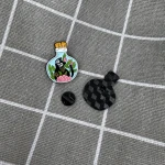 Pinarna.cz Černá kočička v baňce s kytičkami