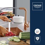 GROHE - Essence Dřezová baterie s výsuvnou sprškou, kartáčovaný Warm Sunset 30270DL0
