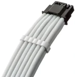 CableMod PRO ModMesh C-Series 12VHPWR StealthSense bílá / PCIe napájecí kabel / 16-pin na 90° 16-pin (CM-PCSS-16PR-N65KW-5PW-R-SS)