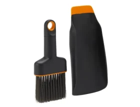 Fiskars 1071302 Lopatka oboustranná se smetáčkem (1071302)