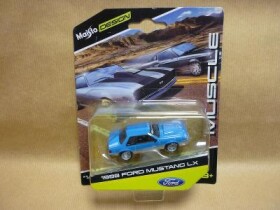 Ford Mustang LX Maisto 1/64