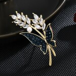 Luxusní brož Swarovski Elements Dita Gold - motýl, perla, Zlatá