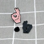 Pinarna.cz Ruka s gestem "ok" (hra) - Gotcha / Mám tě