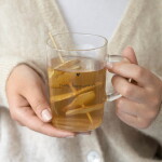 Bastion Collections Vysoký skleněný hrnek Pure Happiness 400 ml, čirá barva, sklo