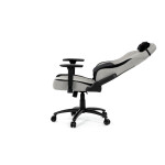 Herní křeslo, stříbrná látka, houpací mechanismus, polohování opěradla 90°-180°, 3D područky, polštáře z paměťové pěny,