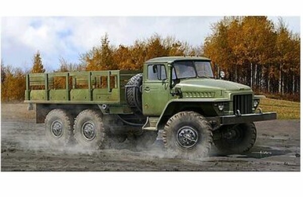 Trumpeter slepovací model Russian URAL 375D 1:35