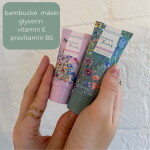 HEATHCOTE & IVORY Dárková sada péče o tělo s kosmetickou taštičkou Flower of Focus, zelená barva, plast, textil