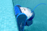 Bazénový vysavač Dolphin S300loT (Čistí dno, stěny i vodní linii) + APLIKACE