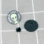 Pinarna.cz Mimozemšťan - Humans aren't real / Lidé nejsou skuteční