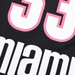 Mitchell & Ness Pánský dres Miami Heat NBA Alonzo Mourning #33 2005-06 Swingman Alternate Velikost: XL