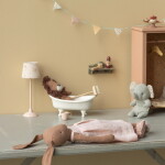 Maileg Svítící lampička pro zvířátka Maileg Powder 14 cm, béžová barva, kov, textil