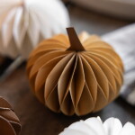 Storefactory Podzimní dekorace Dýně Lundhagen Light Brown, hnědá barva, papír