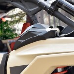 Pravý plastový kryt horní části klece na Can-Am Maverick X3