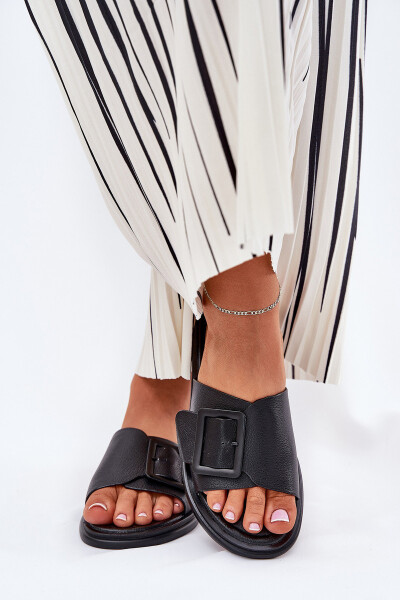 Dámské kožené sandály s přezkou D&A SJ2302-01 Černé 36