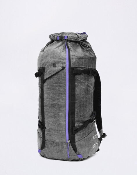 Batoh Db Weigh Lighter Backpack 25L Weigh Darker