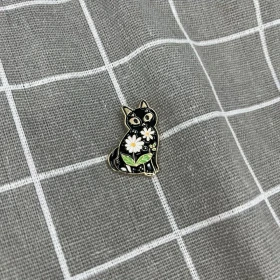 Pinarna.cz Černá kočička s bílými květinami