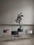 Ferm Living Kulatý stojan na květiny Plant Box Black, černá barva, kov