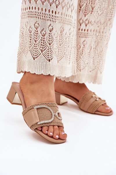 Dámské Sandály Na Podpatku S Ozdobným Detalem Tmavě Béžové Julinemi 38