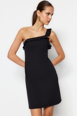 Trendyol černé vypasované mini tkané volánkové šaty detailem