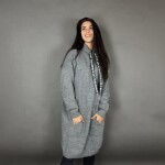 HOSH Pletené šaty EVELYN s kapucí Barva: Bílá