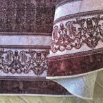 DumDekorace Elegantní hnědý koberec s ornamentálním okrajem Šířka: 160 cm | Délka: 220 cm