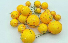 Dortisimo Zapichovací dekorace Koule žluté glitterové s ozdobami různé velikosti (20 ks)