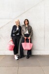 Nákupní taška přes rameno Reisenthel Shopper M Mesh coral
