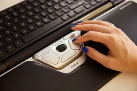 Contour RollerMouse Red Plus / Myš s ergonomickou podložkou / 2800 DPI / 6 tlačítek / USB-C (CDRMRED20210)