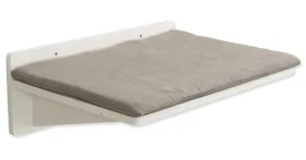 TRIXIE Plošina pro kočky na stěnu s polštářem bílá / 50 x 17,5 x 36,5 cm / dřevo/kov (G13-49944)