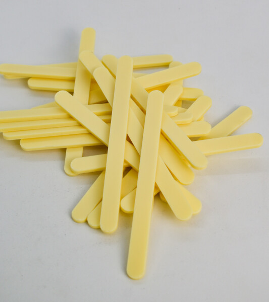 Cake star Akrylatové tyčky na nanuk žlutá délka 11,5cm (10ks)