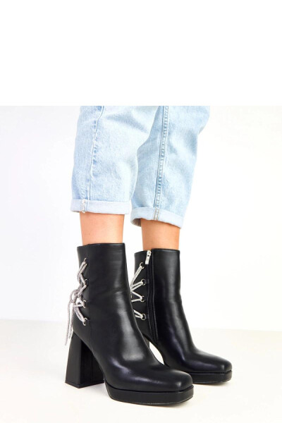 Boty na podpatku model 217912 Solea 38