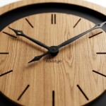 DumDekorace Nástěnné hodiny BLACK&amp;OAK XXL 75 cm dub s tichým mechanismem