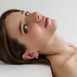 Náušnice s levandulovou perlou a zirkony Graciela - stříbro 925/1000, Stříbrná Levandulová