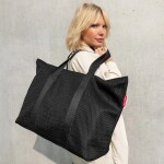 Nákupní taška přes rameno Reisenthel Extralite Shopper L Mesh black